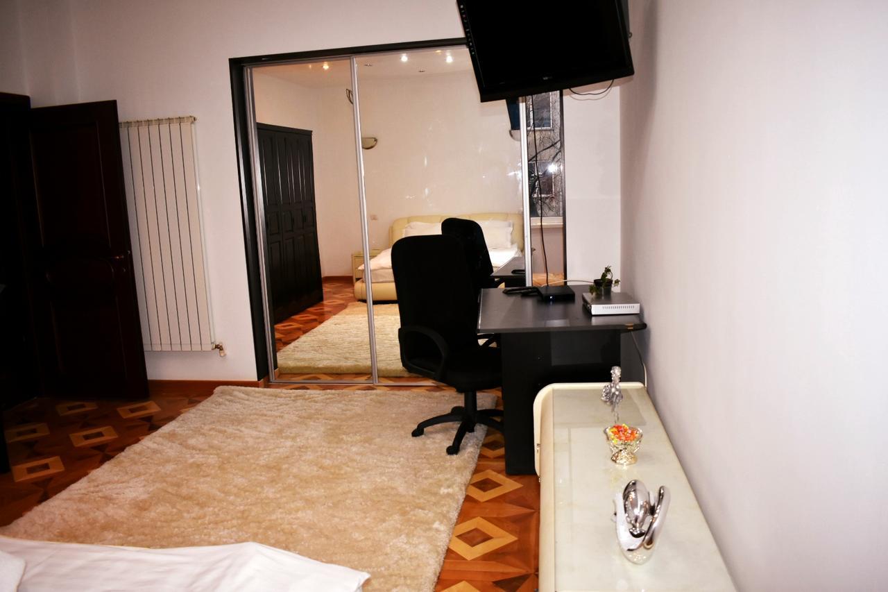Grand Central Accomodation Sala Palatului Bukarest Exteriör bild
